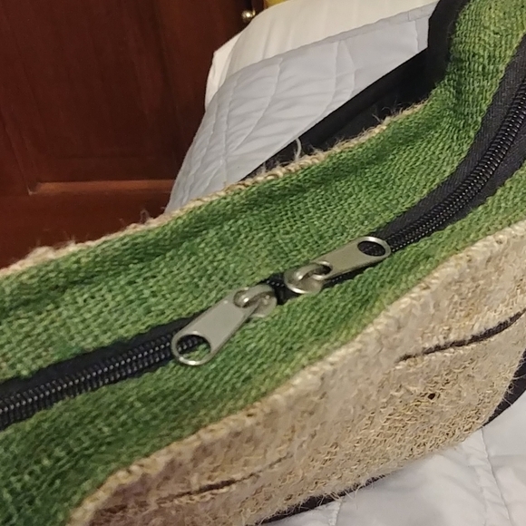 100% Hemp Shoulder Bag - Picture 5 of 7